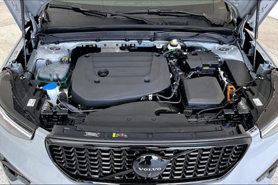 2026 Volvo XC40 B5 Ultra Black Edition