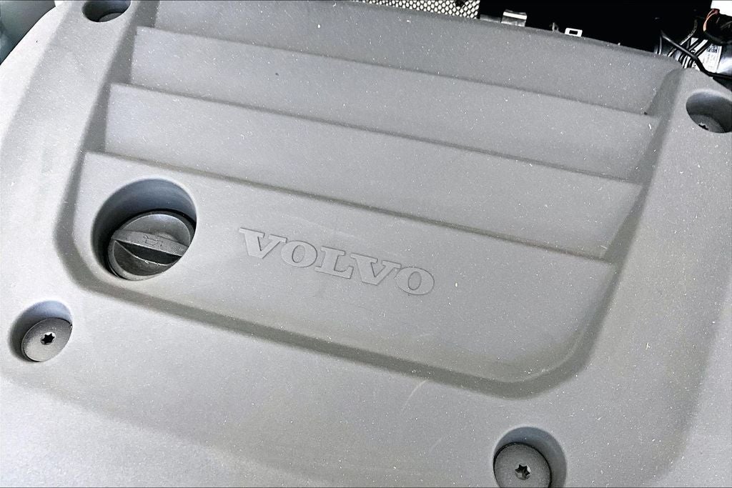 2026 Volvo XC40 B5 Ultra Black Edition