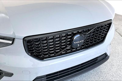 2026 Volvo XC40 B5 Ultra Black Edition