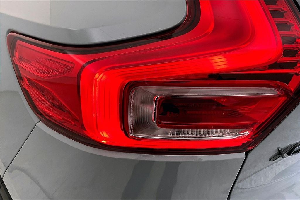 2026 Volvo XC40 B5 Ultra Black Edition
