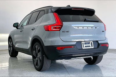 2026 Volvo XC40 B5 Ultra Black Edition