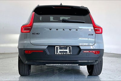 2026 Volvo XC40 B5 Ultra Black Edition