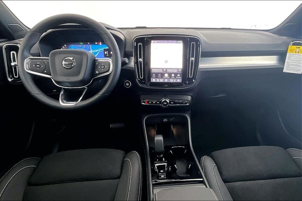 2026 Volvo XC40 B5 Ultra Black Edition