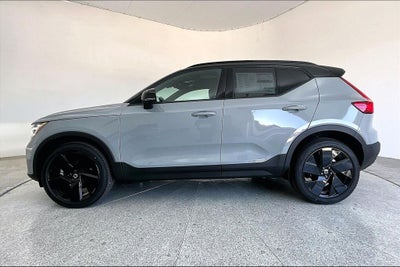 2026 Volvo XC40 B5 Ultra Black Edition