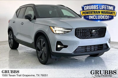 2026 Volvo XC40 B5 Ultra Black Edition