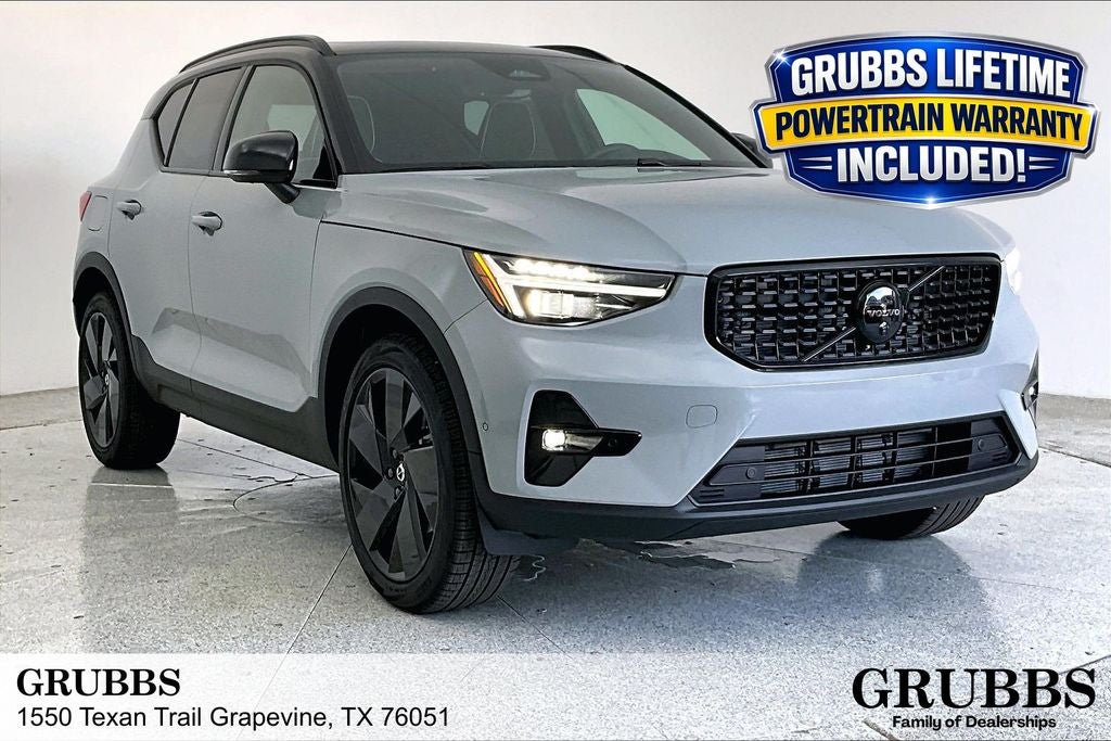2026 Volvo XC40 B5 Ultra Black Edition