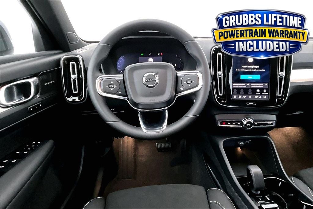 2026 Volvo XC40 B5 Ultra Black Edition