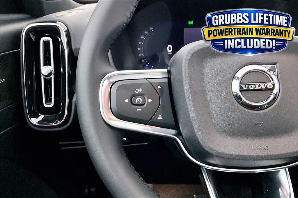 2026 Volvo XC40 B5 Ultra Black Edition