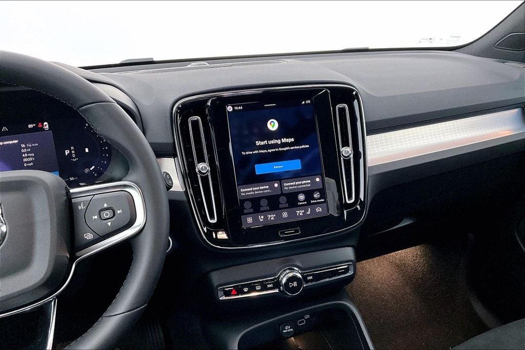 2026 Volvo XC40 B5 Ultra Black Edition