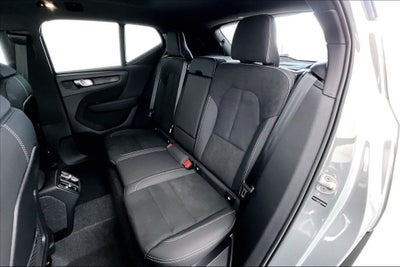 2026 Volvo XC40 B5 Ultra Black Edition