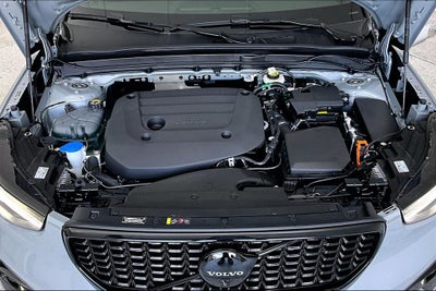 2026 Volvo XC40 B5 Ultra Black Edition