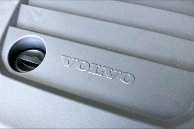 2026 Volvo XC40 B5 Ultra Black Edition