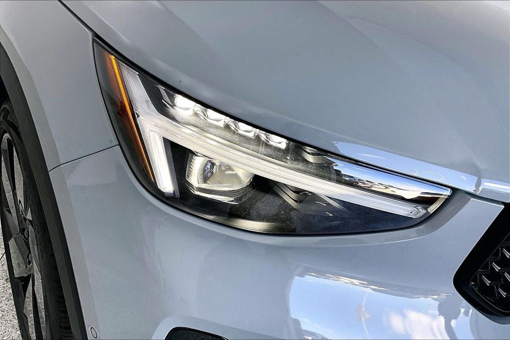 2026 Volvo XC40 B5 Ultra Black Edition