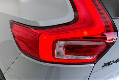 2026 Volvo XC40 B5 Ultra Black Edition