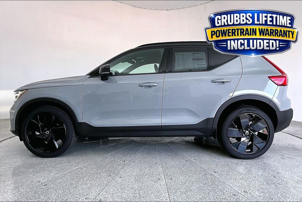 2026 Volvo XC40 B5 Ultra Black Edition