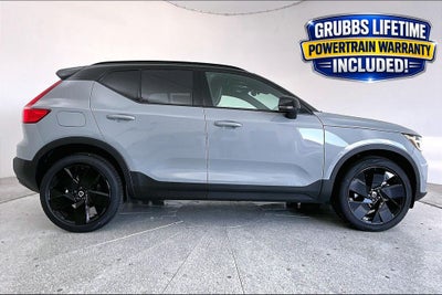 2026 Volvo XC40 B5 Ultra Black Edition