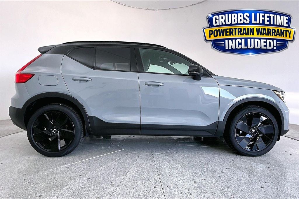 2026 Volvo XC40 B5 Ultra Black Edition