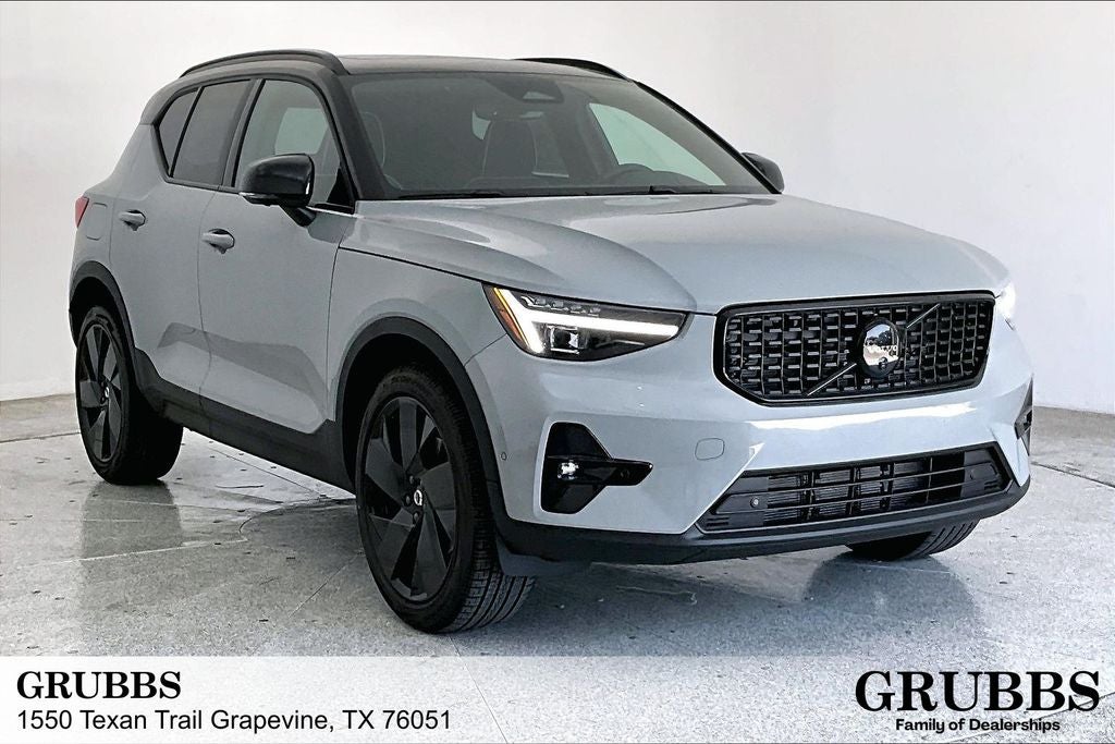 2026 Volvo XC40 B5 Ultra Black Edition