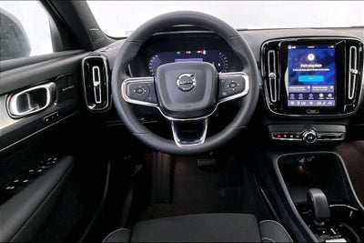 2026 Volvo XC40 B5 Ultra Black Edition