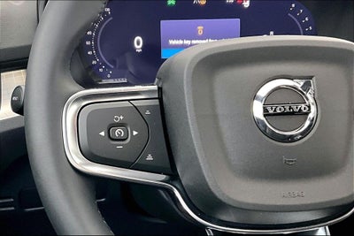 2026 Volvo XC40 B5 Ultra Black Edition