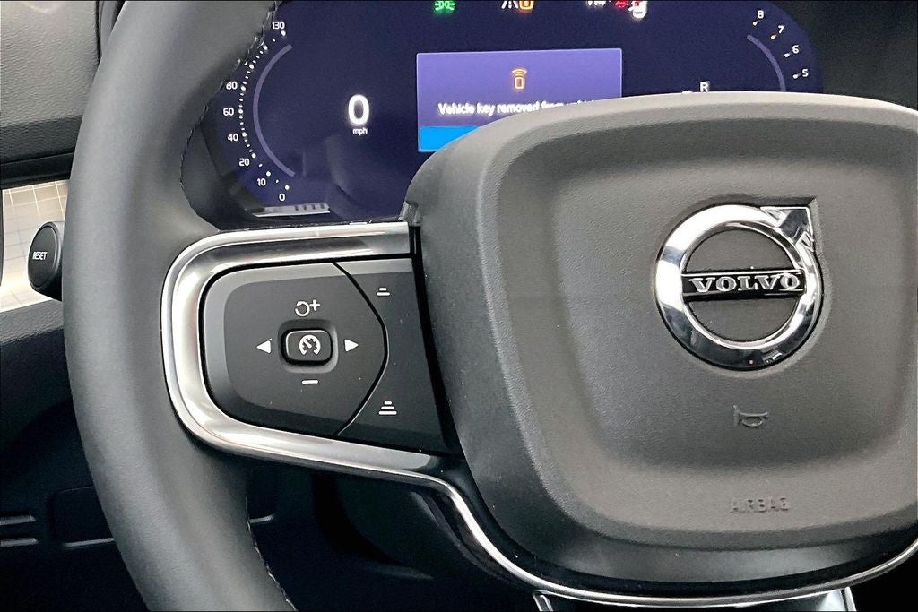 2026 Volvo XC40 B5 Ultra Black Edition