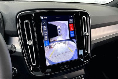 2026 Volvo XC40 B5 Ultra Black Edition