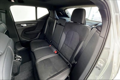 2026 Volvo XC40 B5 Ultra Black Edition