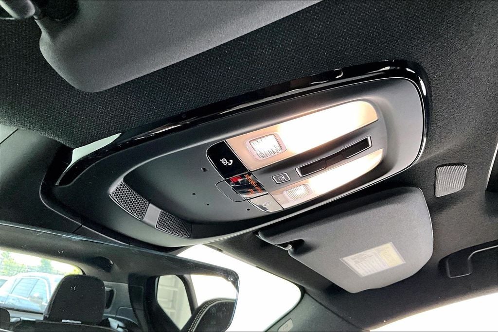 2026 Volvo XC40 B5 Ultra Black Edition