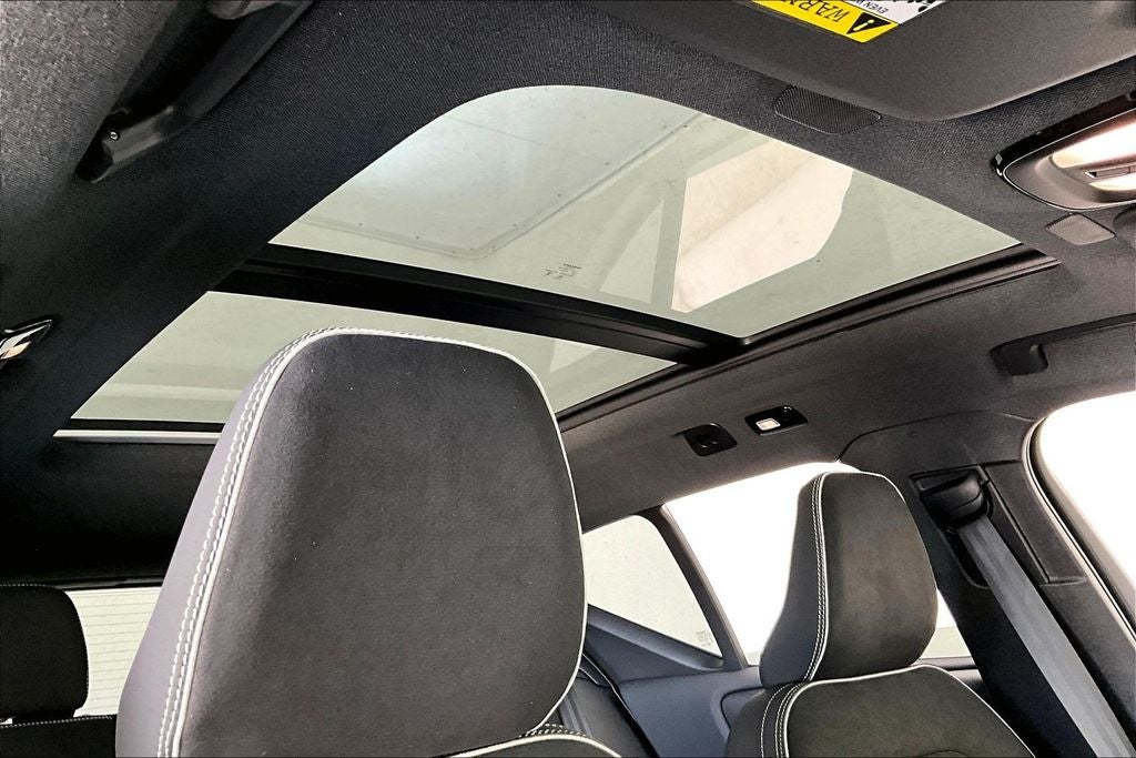 2026 Volvo XC40 B5 Ultra Black Edition