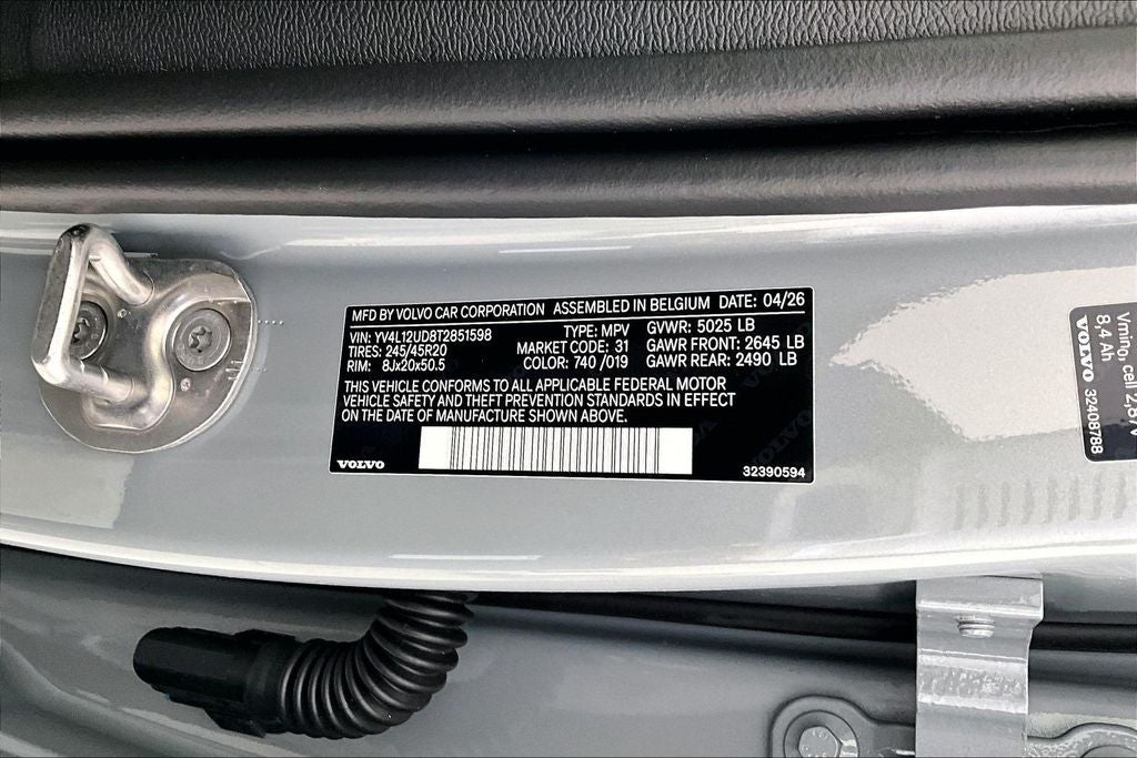 2026 Volvo XC40 B5 Ultra Black Edition