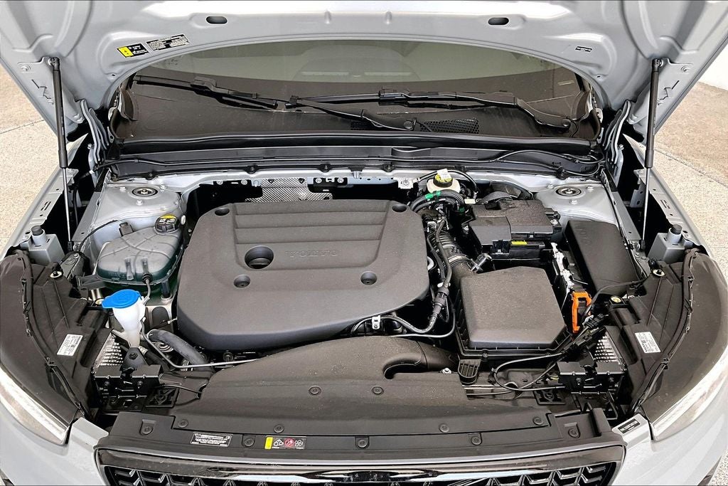 2026 Volvo XC40 B5 Ultra Black Edition