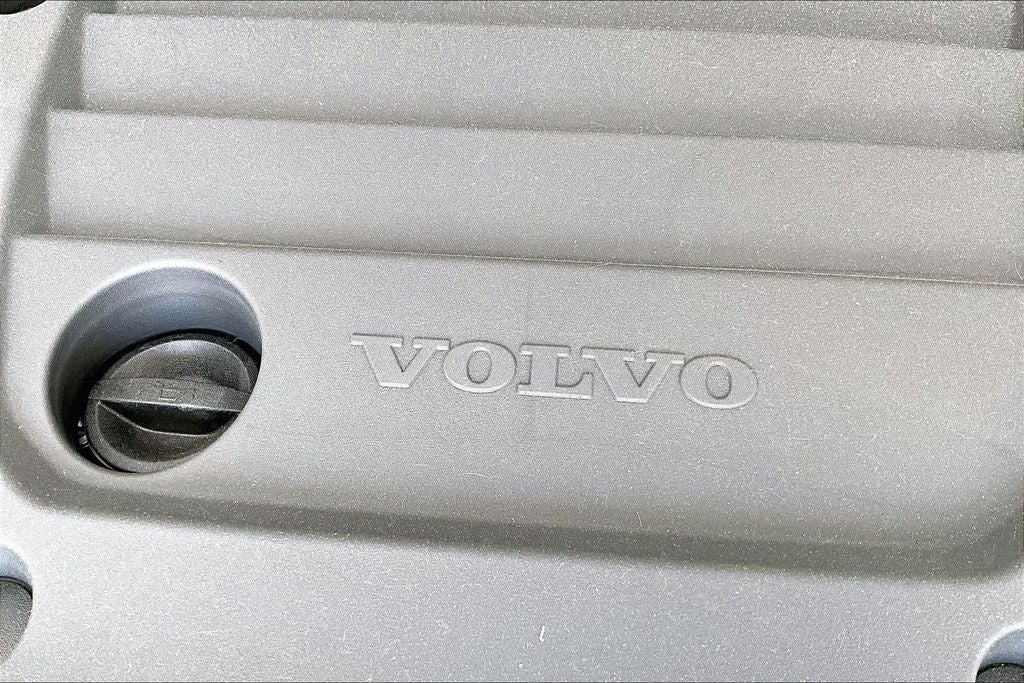 2026 Volvo XC40 B5 Ultra Black Edition