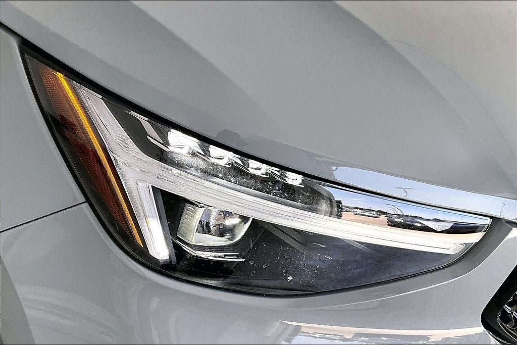2026 Volvo XC40 B5 Ultra Black Edition