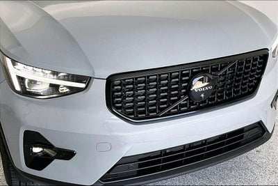 2026 Volvo XC40 B5 Ultra Black Edition