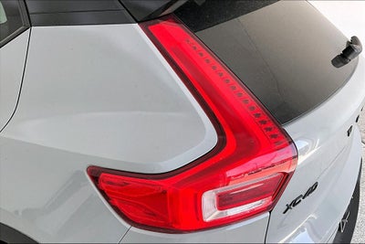 2026 Volvo XC40 B5 Ultra Black Edition