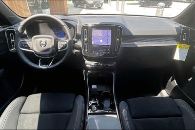 2026 Volvo XC40 B5 Ultra Black Edition