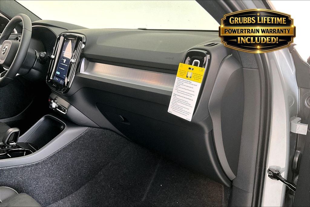 2026 Volvo XC40 B5 Ultra Black Edition