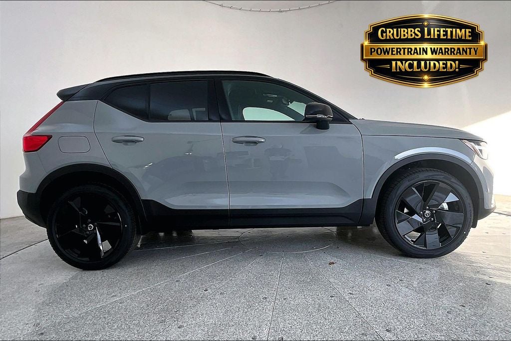 2026 Volvo XC40 B5 Ultra Black Edition