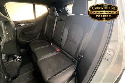 2026 Volvo XC40 B5 Ultra Black Edition
