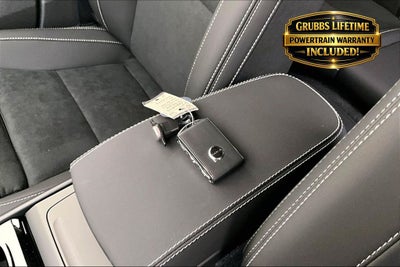2026 Volvo XC40 B5 Ultra Black Edition