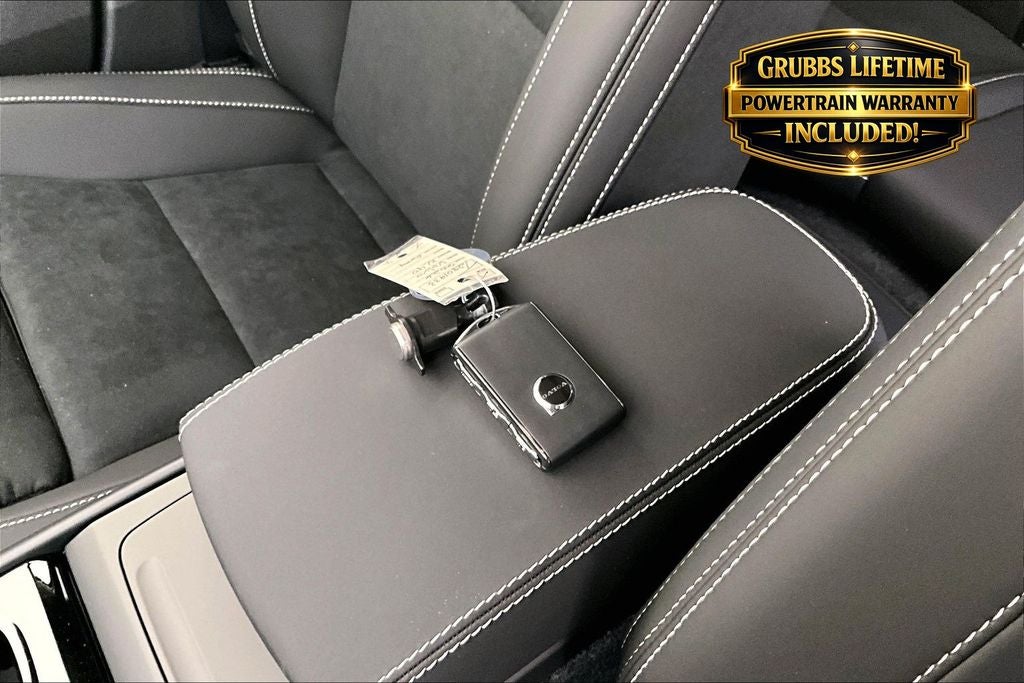 2026 Volvo XC40 B5 Ultra Black Edition