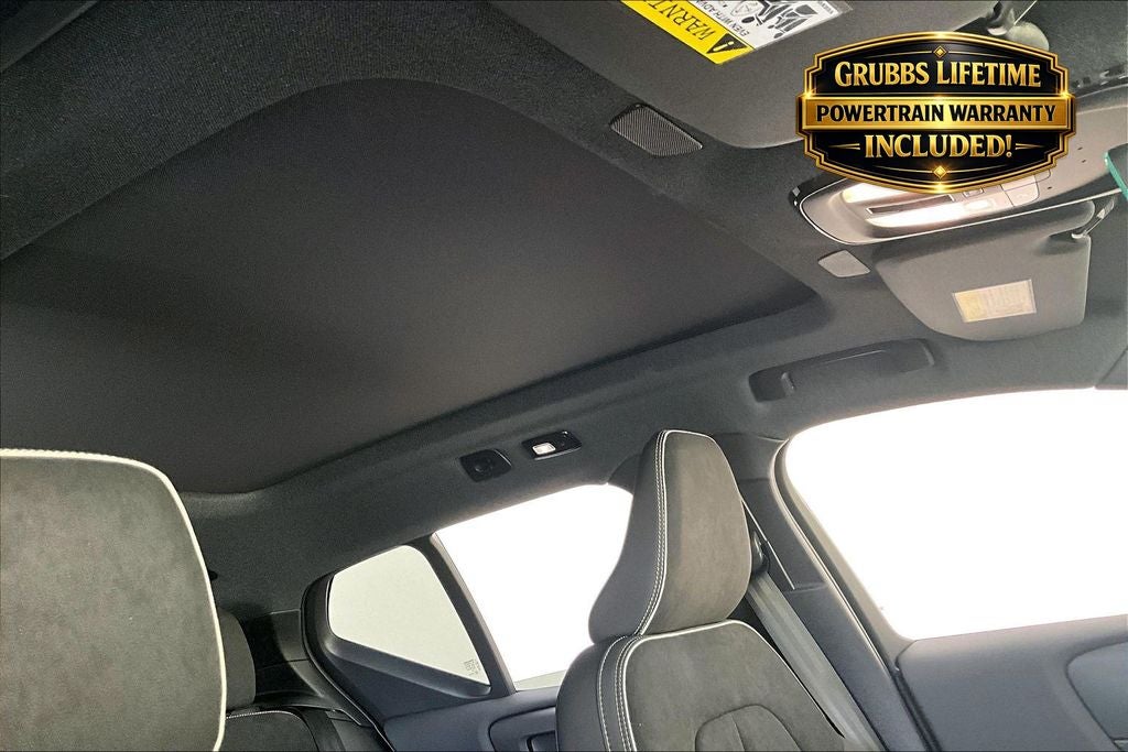 2026 Volvo XC40 B5 Ultra Black Edition