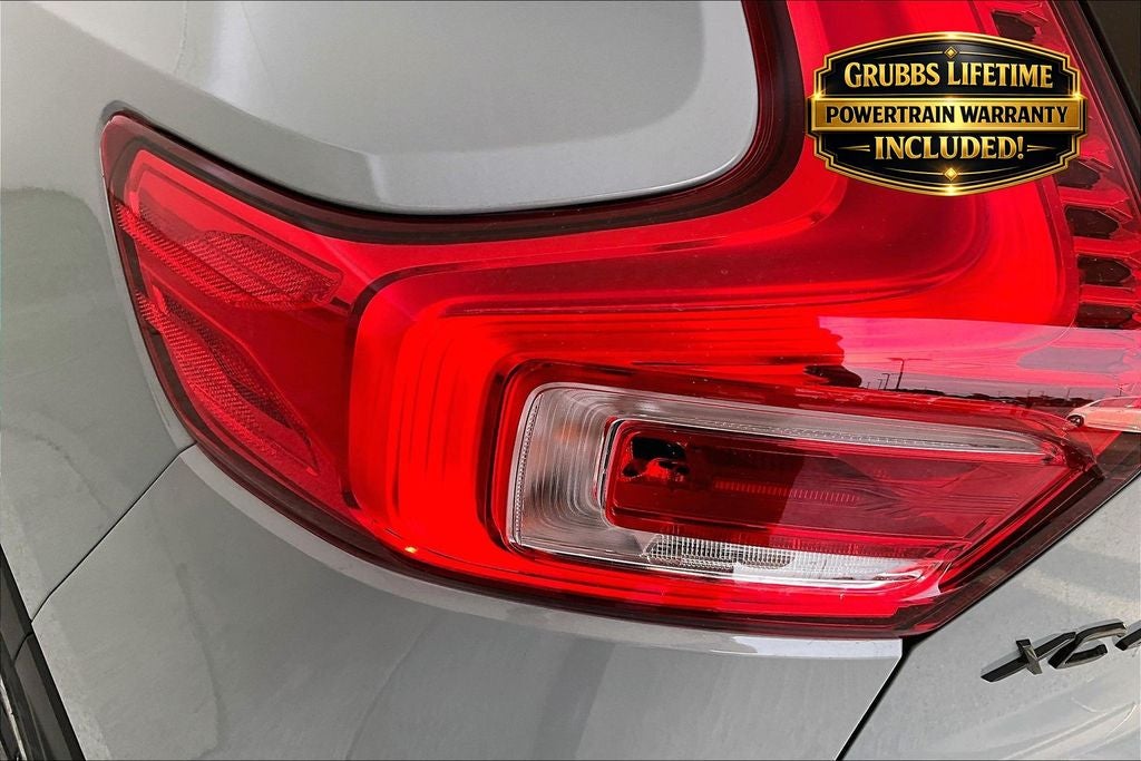 2026 Volvo XC40 B5 Ultra Black Edition