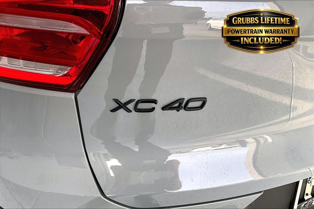 2026 Volvo XC40 B5 Ultra Black Edition