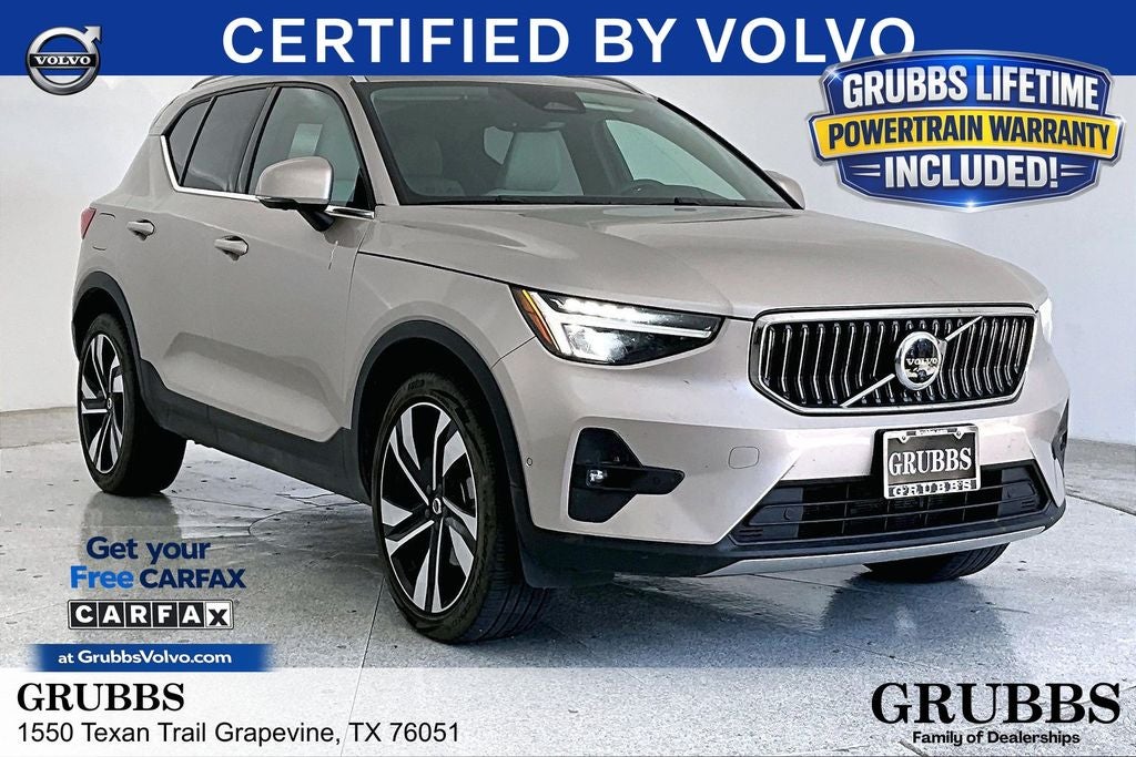 2023 Volvo XC40 B5 Plus Bright Theme