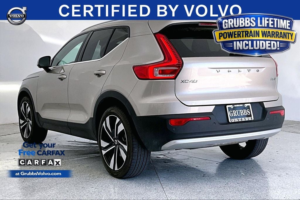 2023 Volvo XC40 B5 Plus Bright Theme