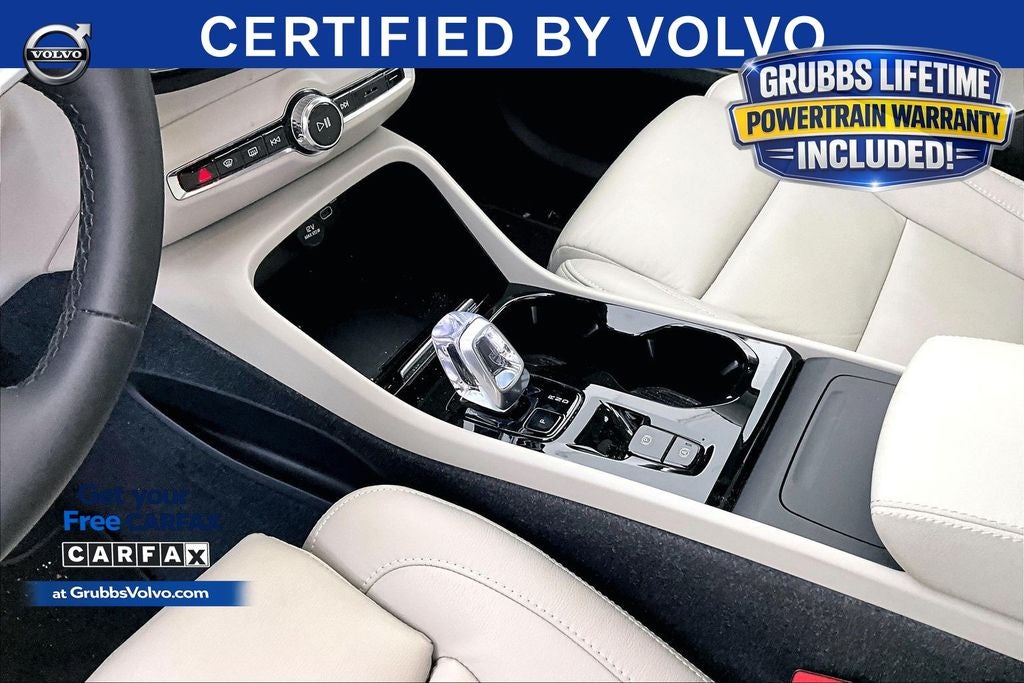 2023 Volvo XC40 B5 Plus Bright Theme