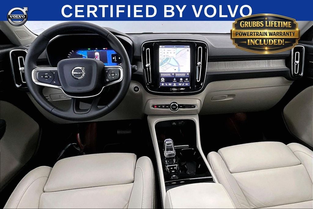 2023 Volvo XC40 B5 Plus Bright Theme