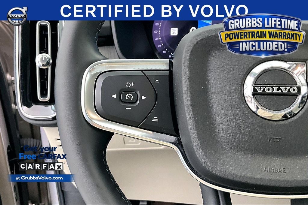 2023 Volvo XC40 B5 Plus Bright Theme