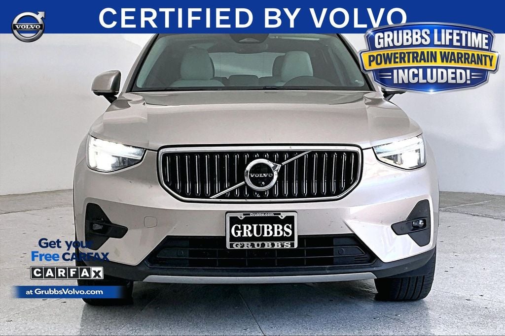 2023 Volvo XC40 B5 Plus Bright Theme